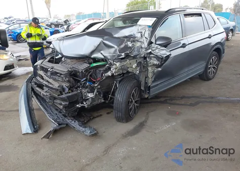 2019 Volkswagen Tiguan 2.0T Se/2.0T Sel/2.0T Sel R-Line/2.0T Sel R-Line Black из США, поврежденный, VIN 3VV3B7AX5KM161599